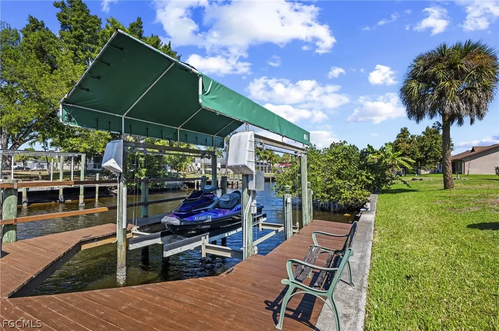241 Connecticut Avenue Fort Myers FL 33905