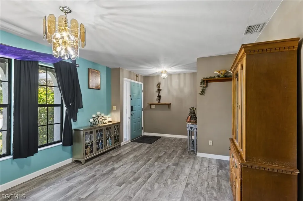 241 Connecticut Avenue Fort Myers FL 33905