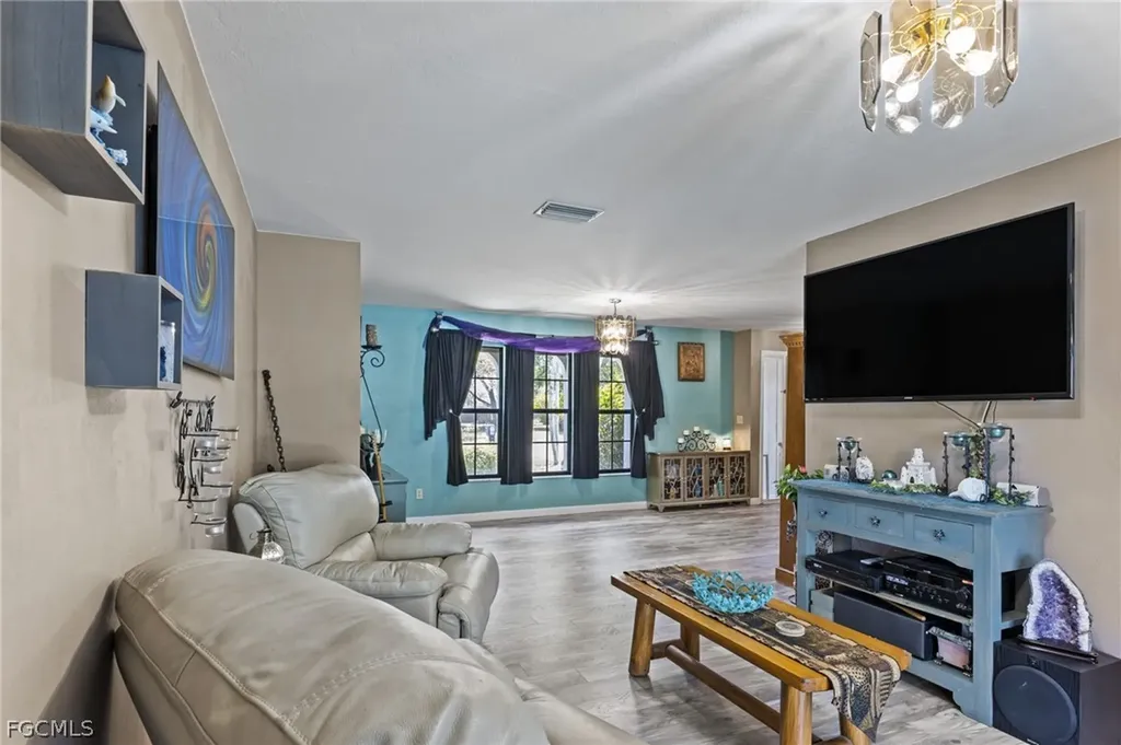 241 Connecticut Avenue Fort Myers FL 33905