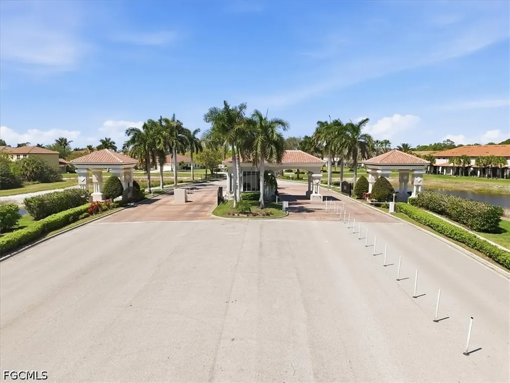 2561 Deerfield Lake Court Cape Coral FL 33909