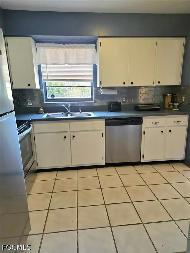403 Mcarthur Avenue Lehigh Acres FL 33936