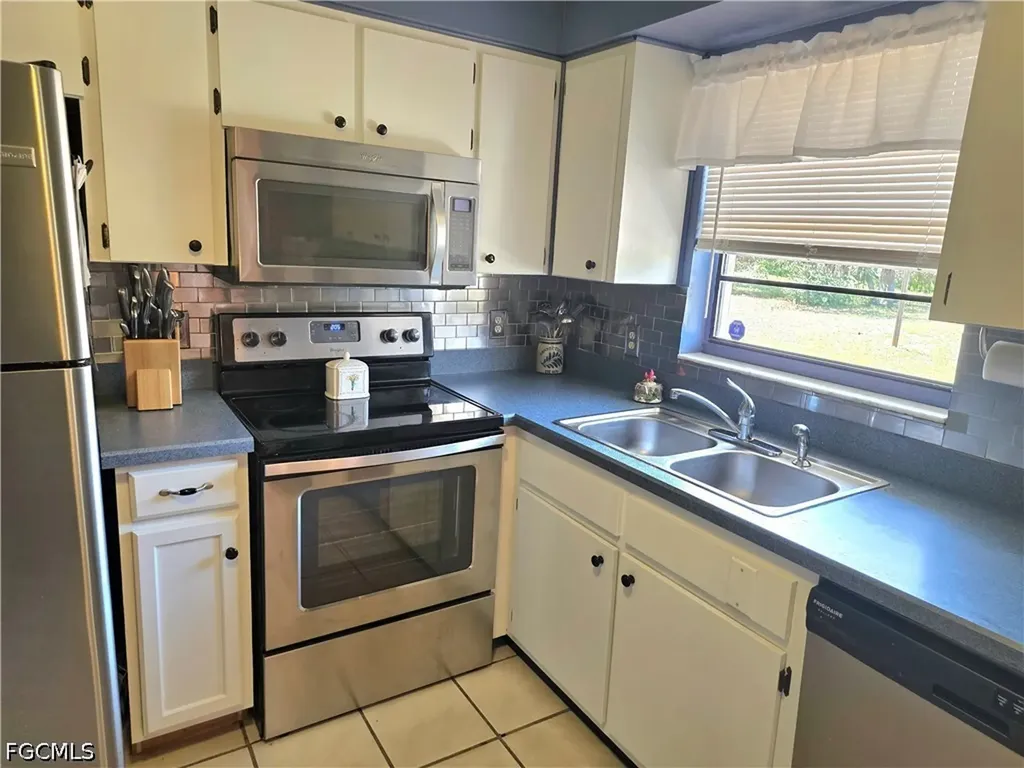 403 Mcarthur Avenue Lehigh Acres FL 33936