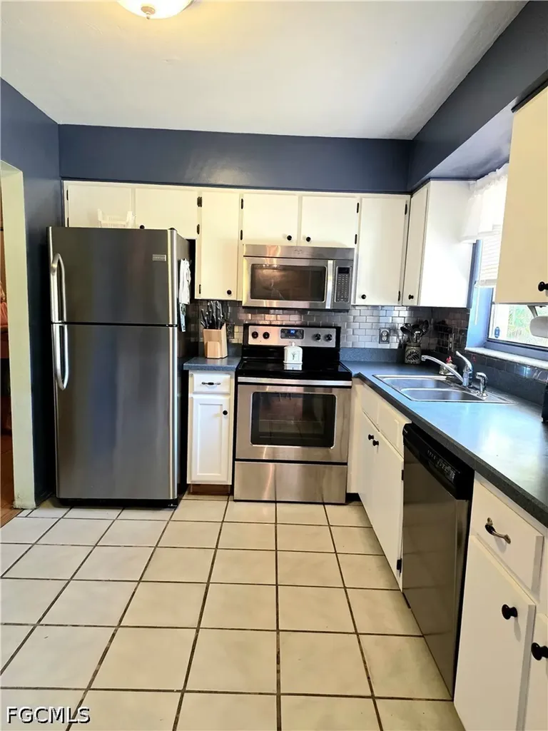 403 Mcarthur Avenue Lehigh Acres FL 33936
