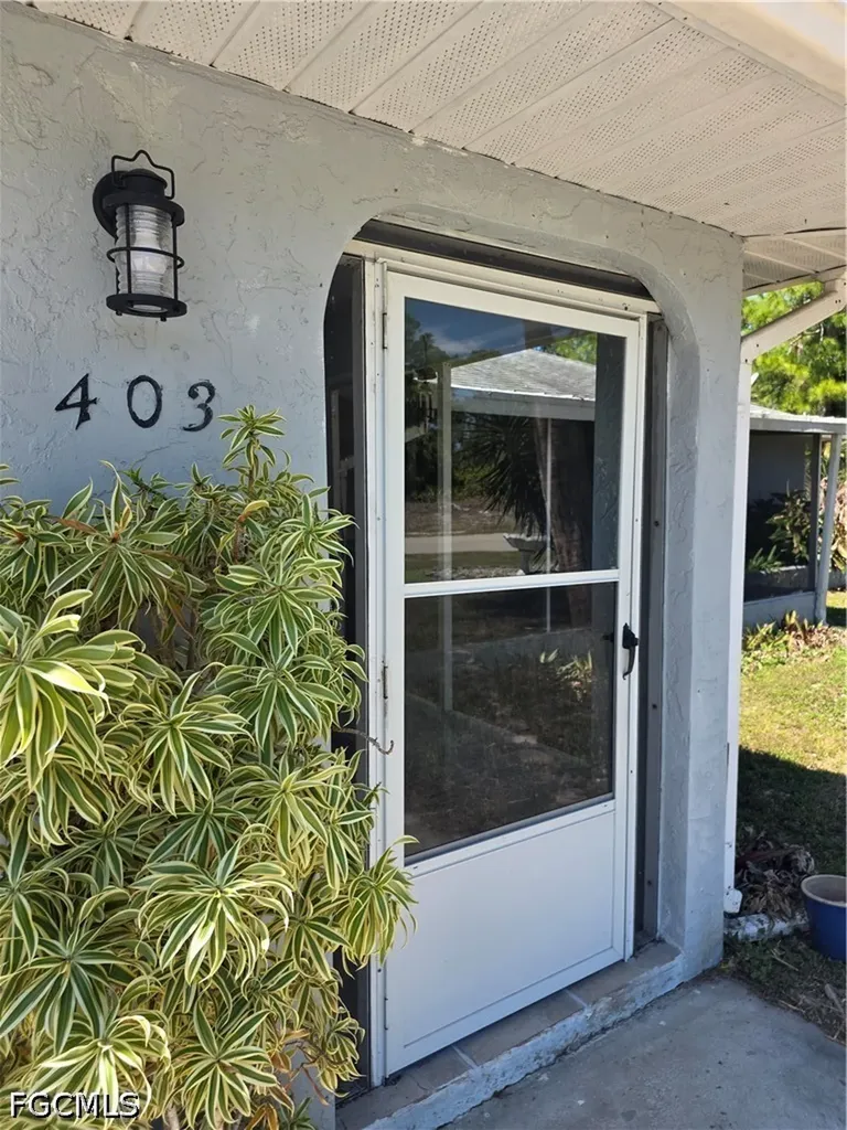 403 Mcarthur Avenue Lehigh Acres FL 33936
