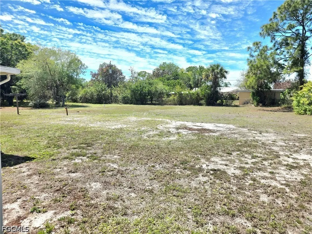 403 Mcarthur Avenue Lehigh Acres FL 33936