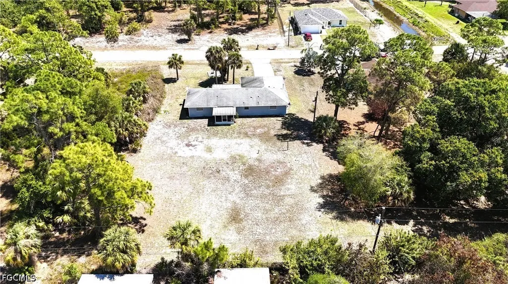 403 Mcarthur Avenue Lehigh Acres FL 33936
