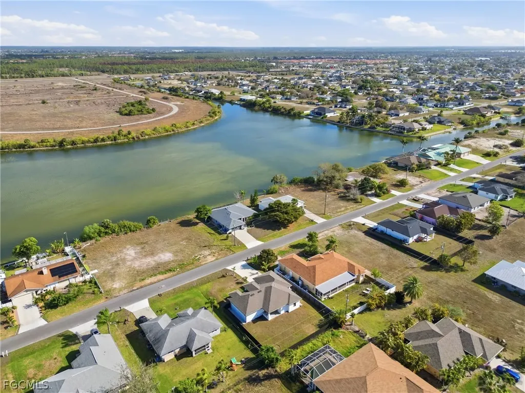 1108 NE 19th Terrace Cape Coral FL 33909