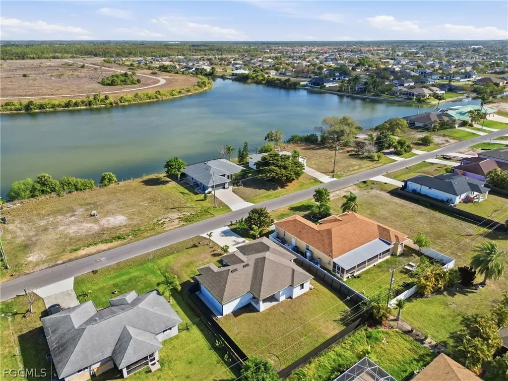 1108 NE 19th Terrace Cape Coral FL 33909