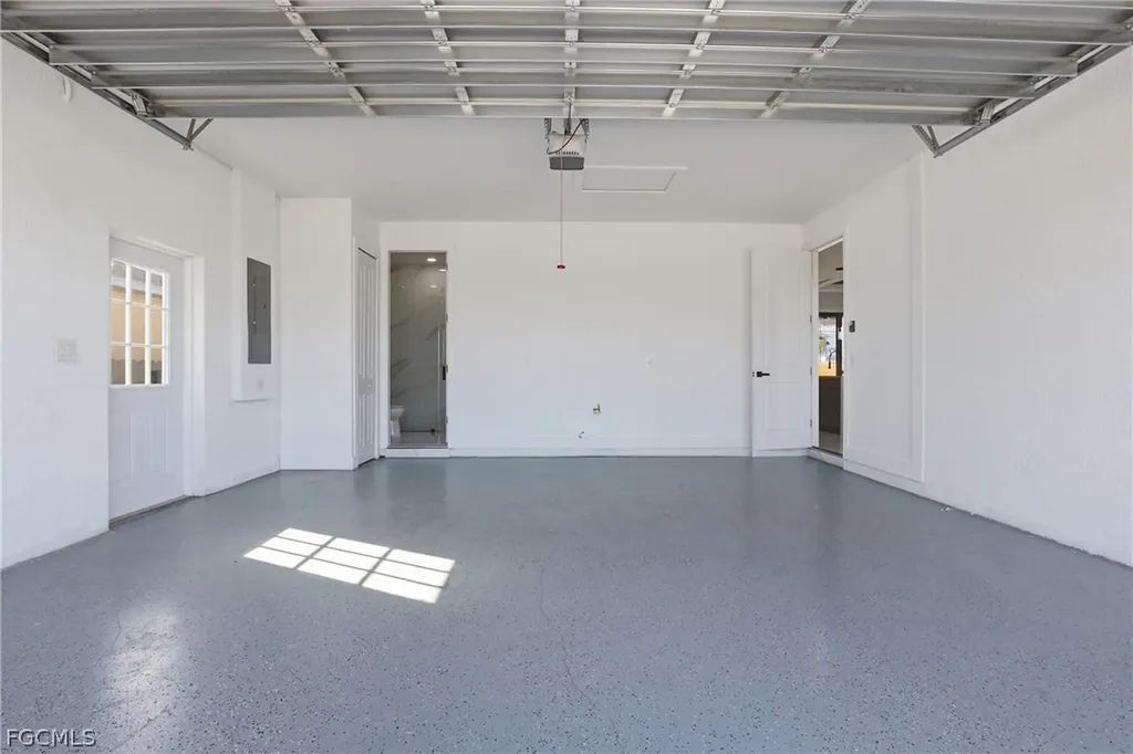 1108 NE 19th Terrace Cape Coral FL 33909
