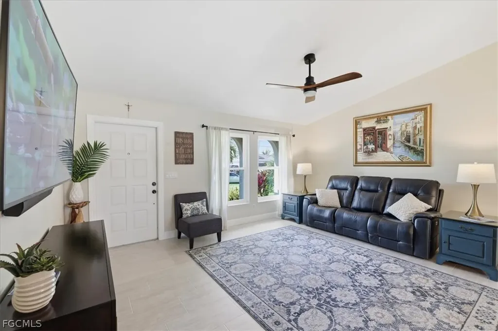 1201 SE 14th Street Cape Coral FL 33990