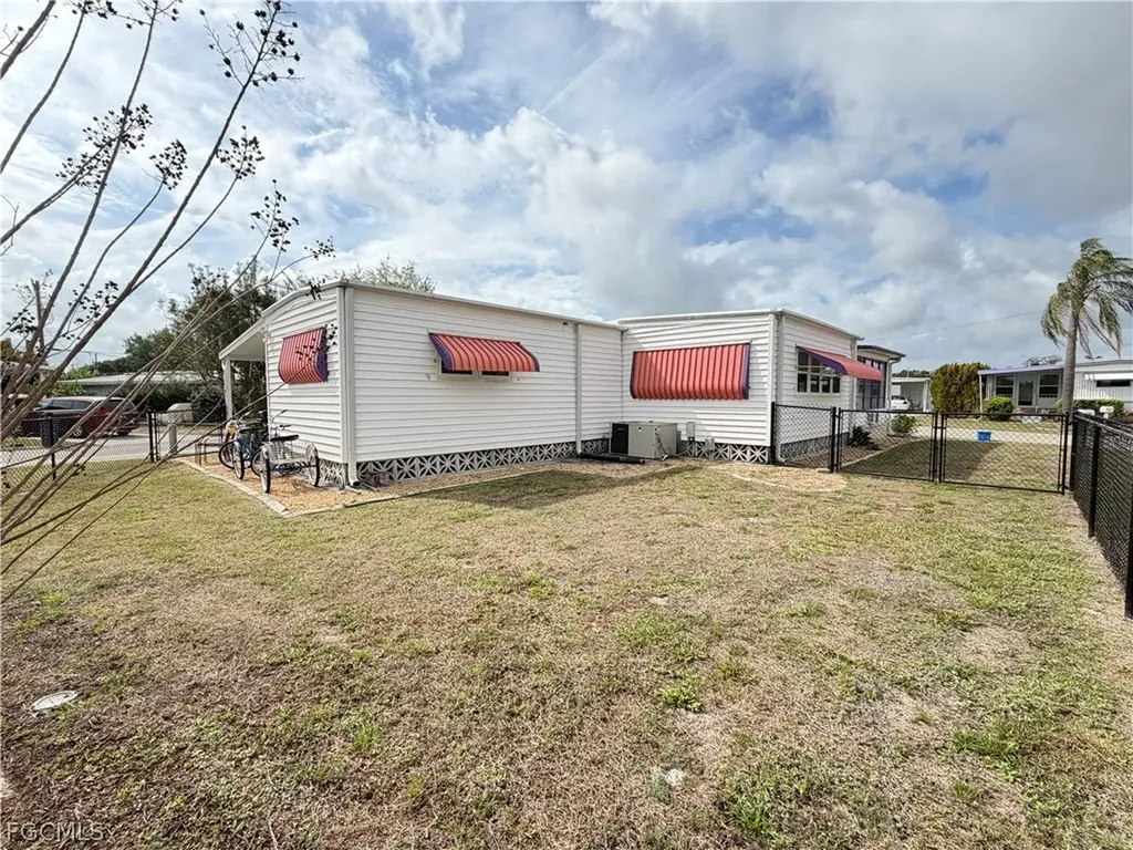 201 Captains Walk North Fort Myers FL 33917