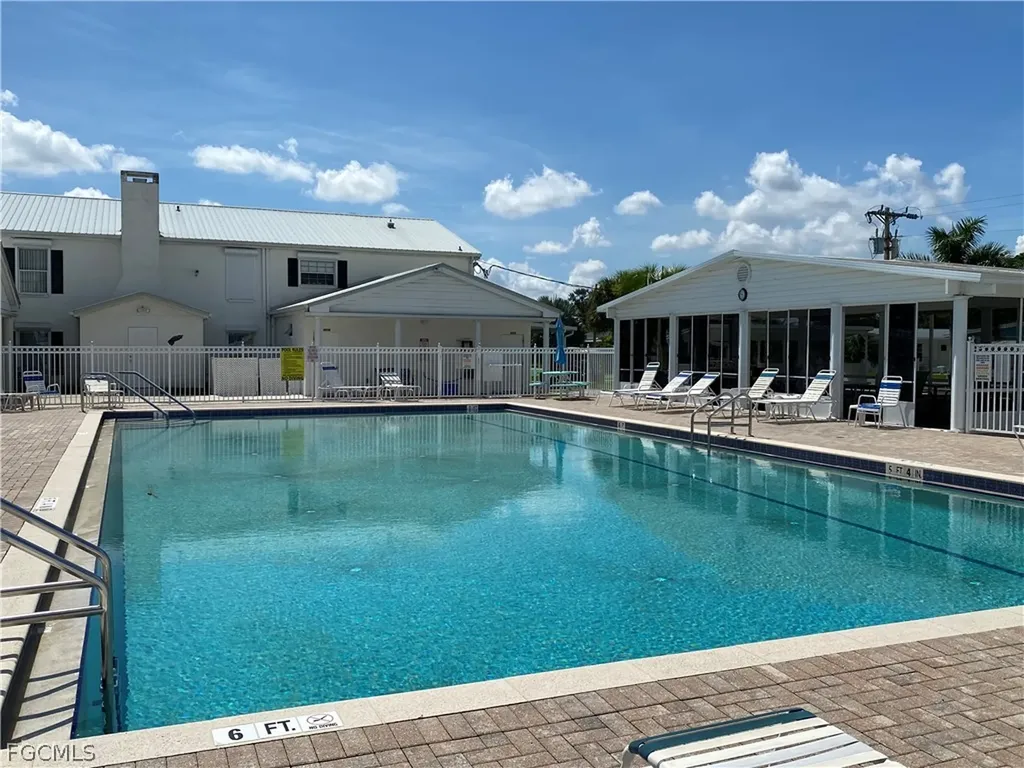 201 Captains Walk North Fort Myers FL 33917