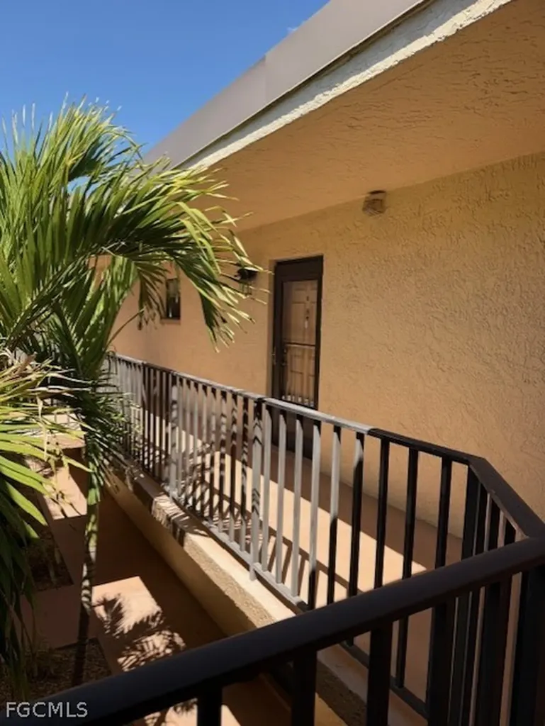 12491 Mcgregor Boulevard Fort Myers FL 33919