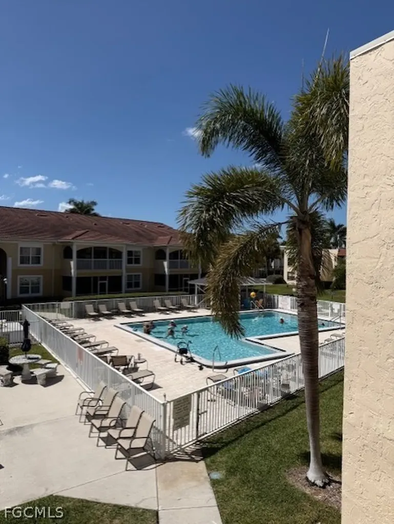 12491 Mcgregor Boulevard Fort Myers FL 33919