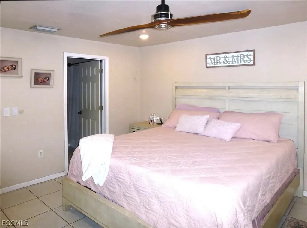 513 SE 16th Place Cape Coral FL 33990