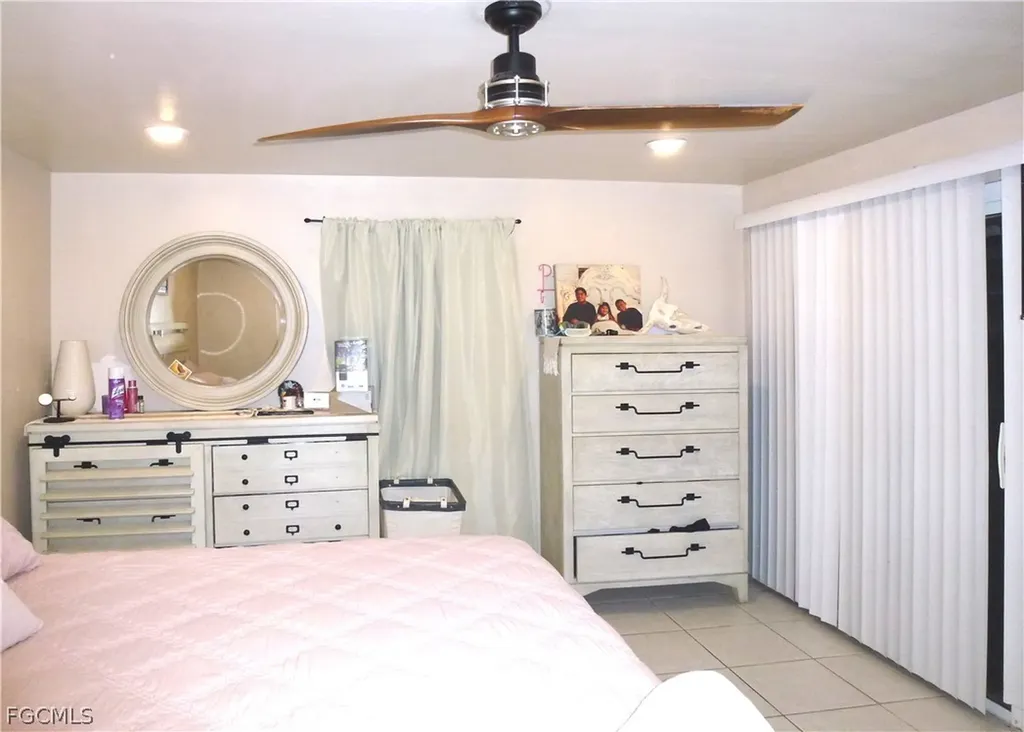 513 SE 16th Place Cape Coral FL 33990