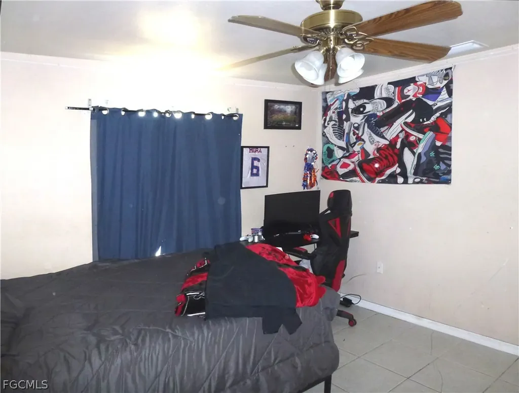 513 SE 16th Place Cape Coral FL 33990