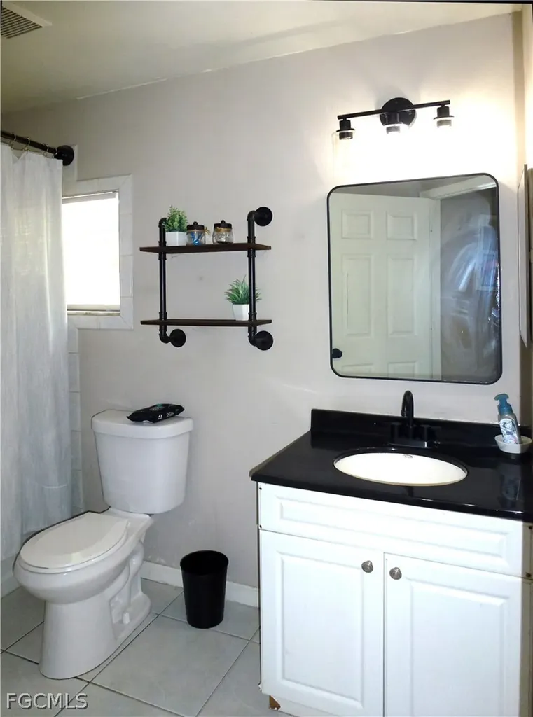 513 SE 16th Place Cape Coral FL 33990