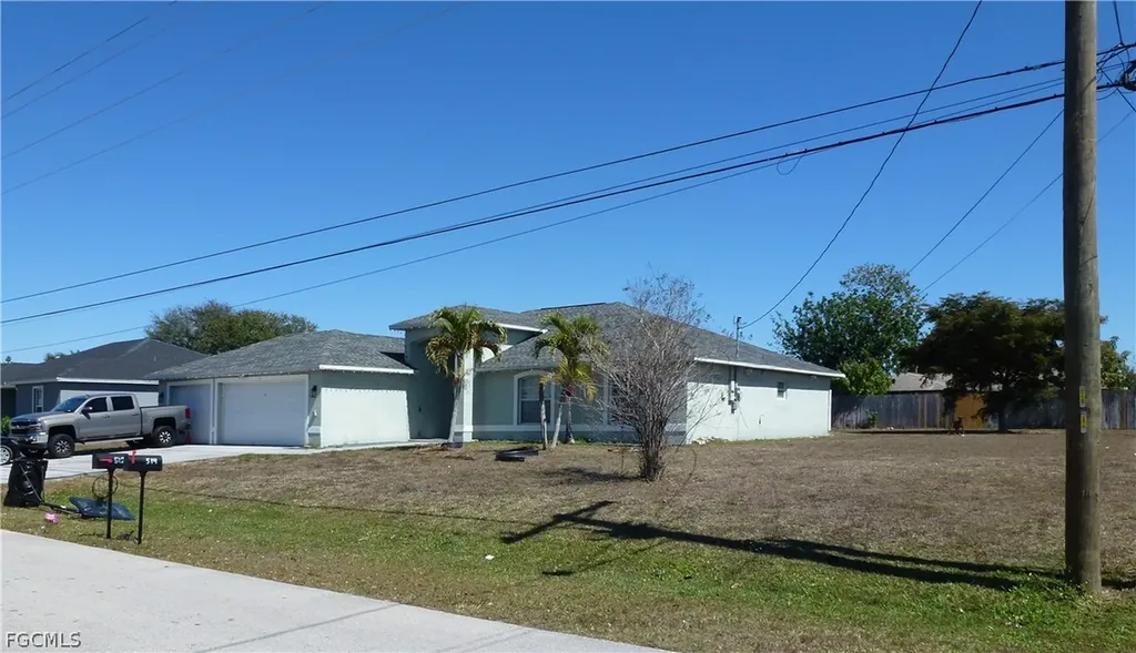 513 SE 16th Place Cape Coral FL 33990