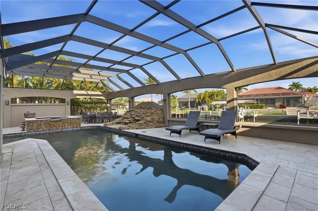 2827 SW 33rd Street Cape Coral FL 33914