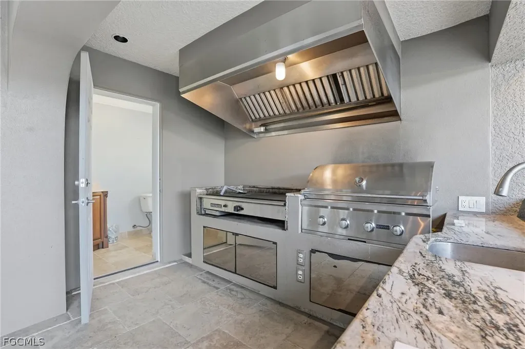 2827 SW 33rd Street Cape Coral FL 33914