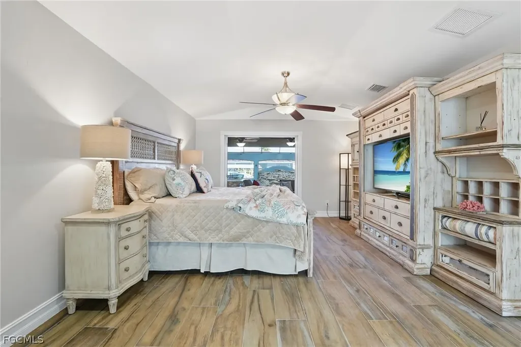 2827 SW 33rd Street Cape Coral FL 33914