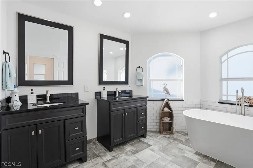 2827 SW 33rd Street Cape Coral FL 33914