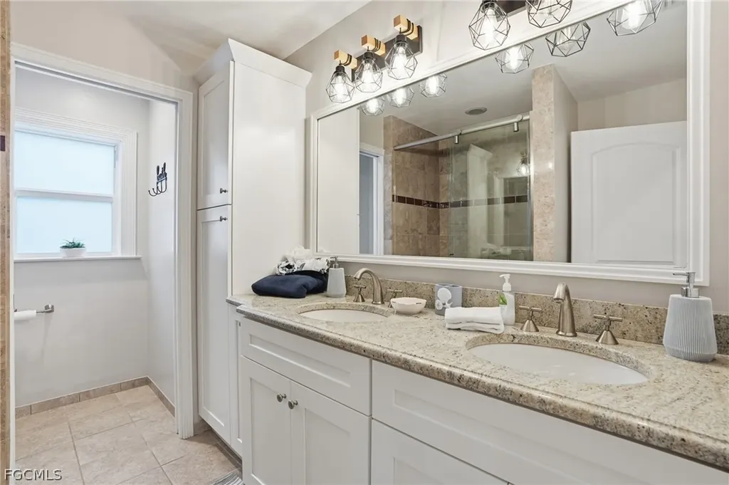 2827 SW 33rd Street Cape Coral FL 33914