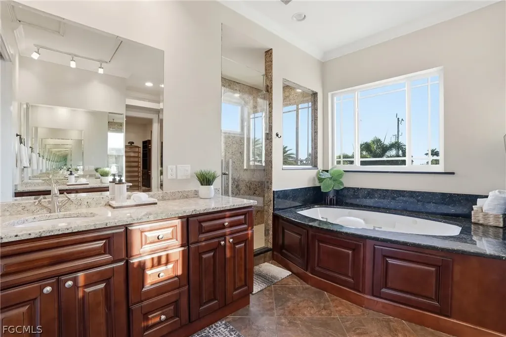 2827 SW 33rd Street Cape Coral FL 33914