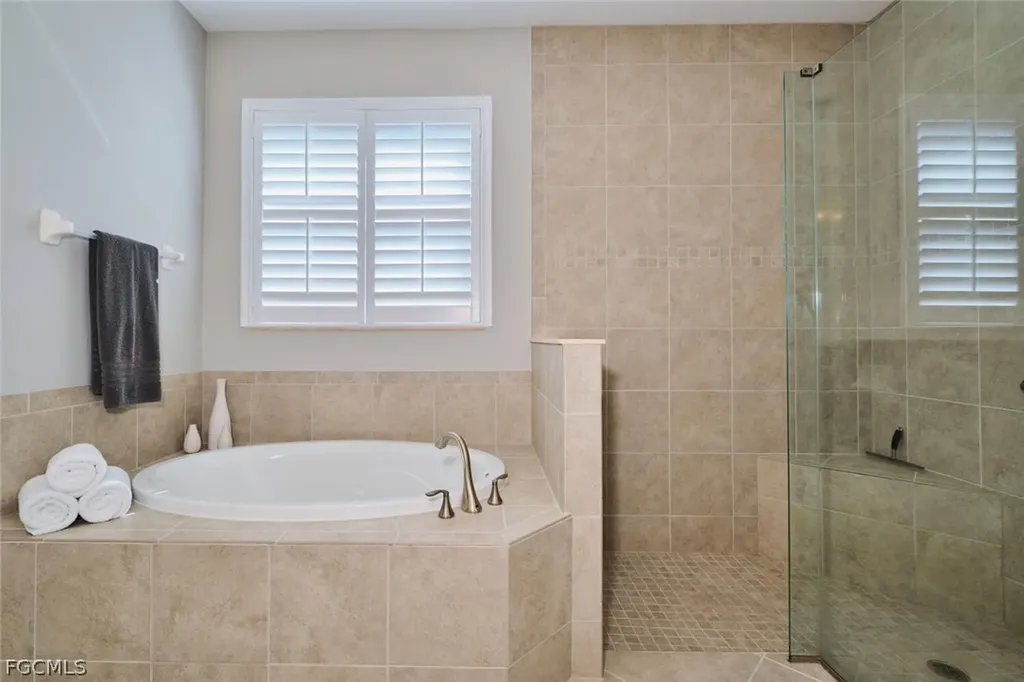 183 Destiny Circle Cape Coral FL 33990