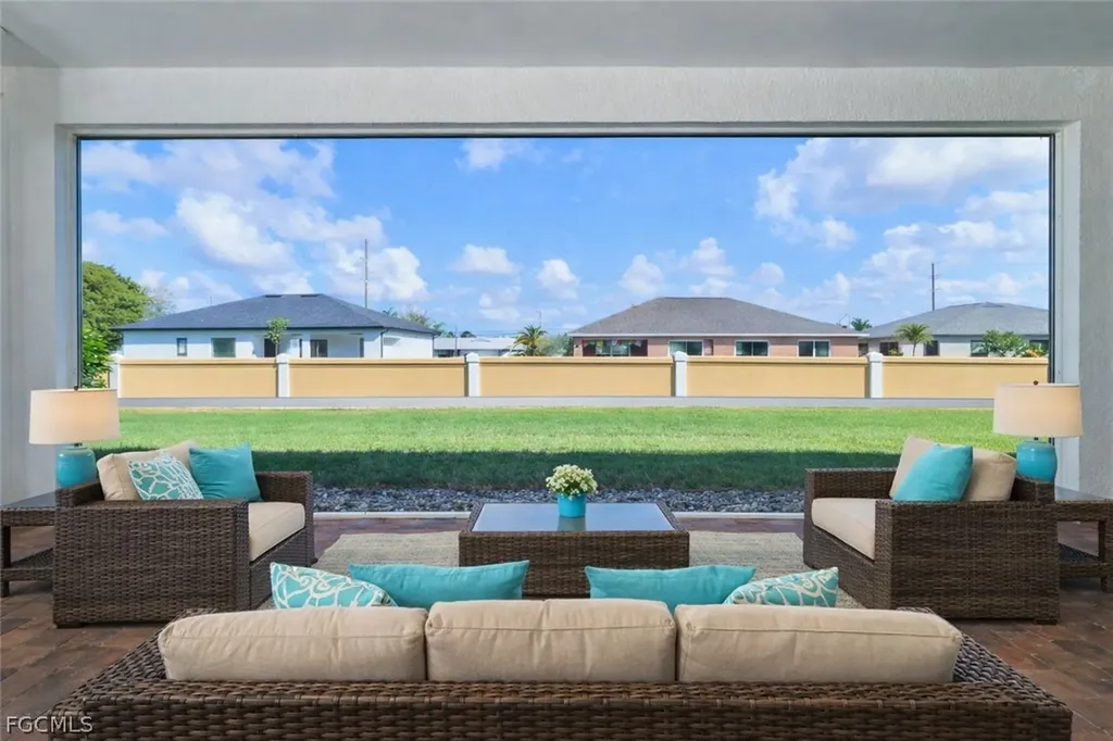 183 Destiny Circle Cape Coral FL 33990