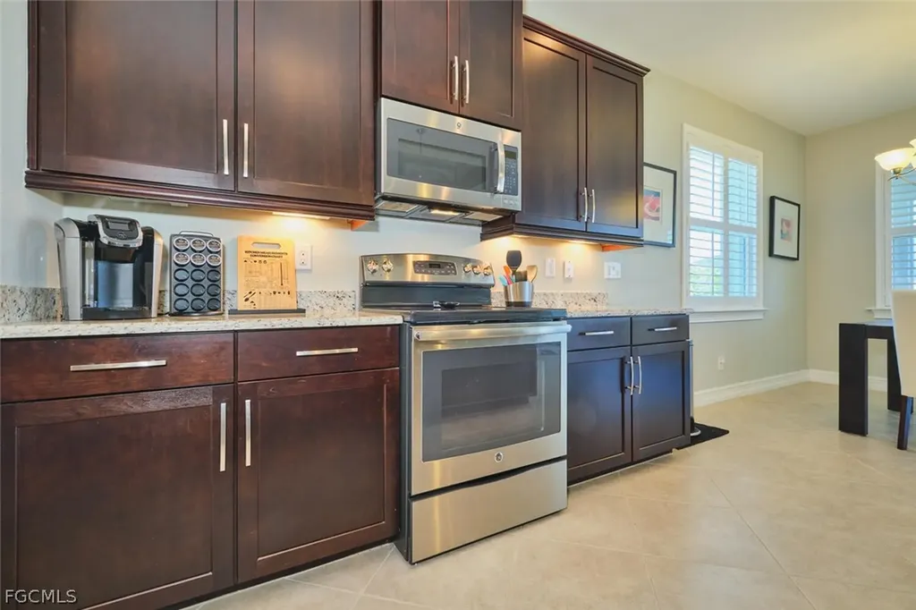 183 Destiny Circle Cape Coral FL 33990