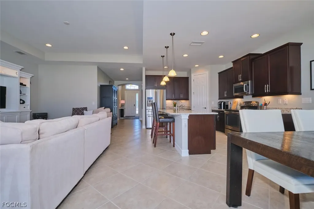 183 Destiny Circle Cape Coral FL 33990