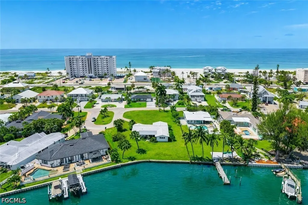 Fort Myers Beach FL, 7861 Buccaneer Drive