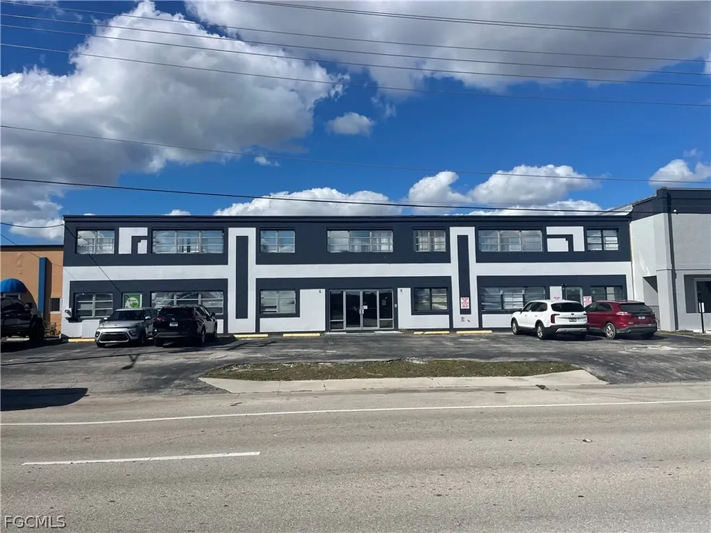 944 Country Club Boulevard Cape Coral FL 33990