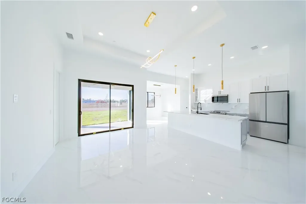 9035 E Broad Circle Labelle FL 33935