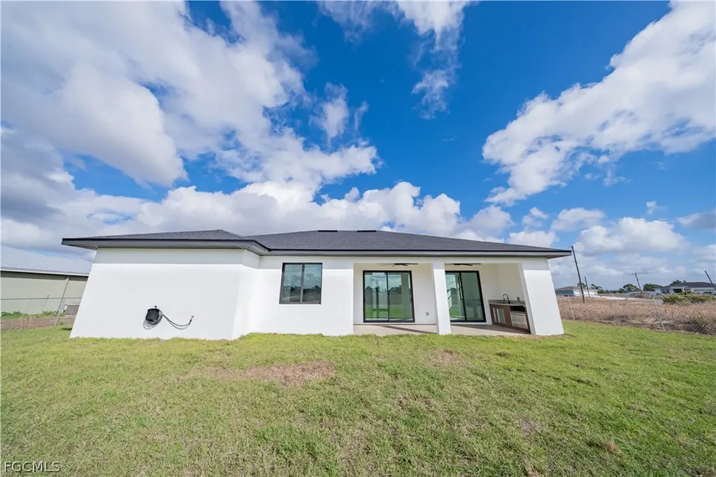 9035 E Broad Circle Labelle FL 33935