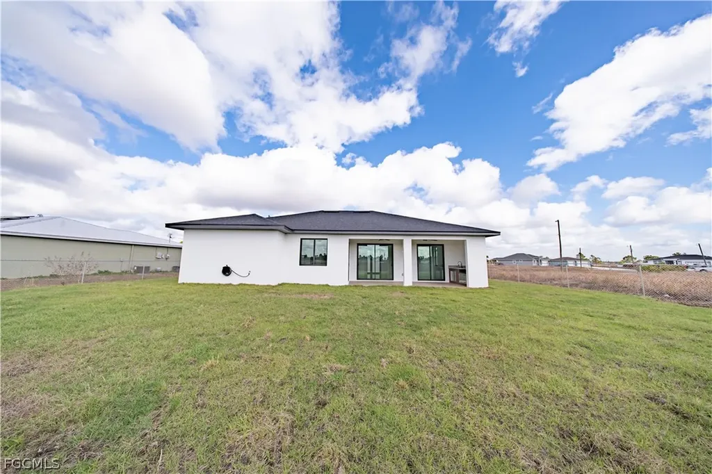 9035 E Broad Circle Labelle FL 33935