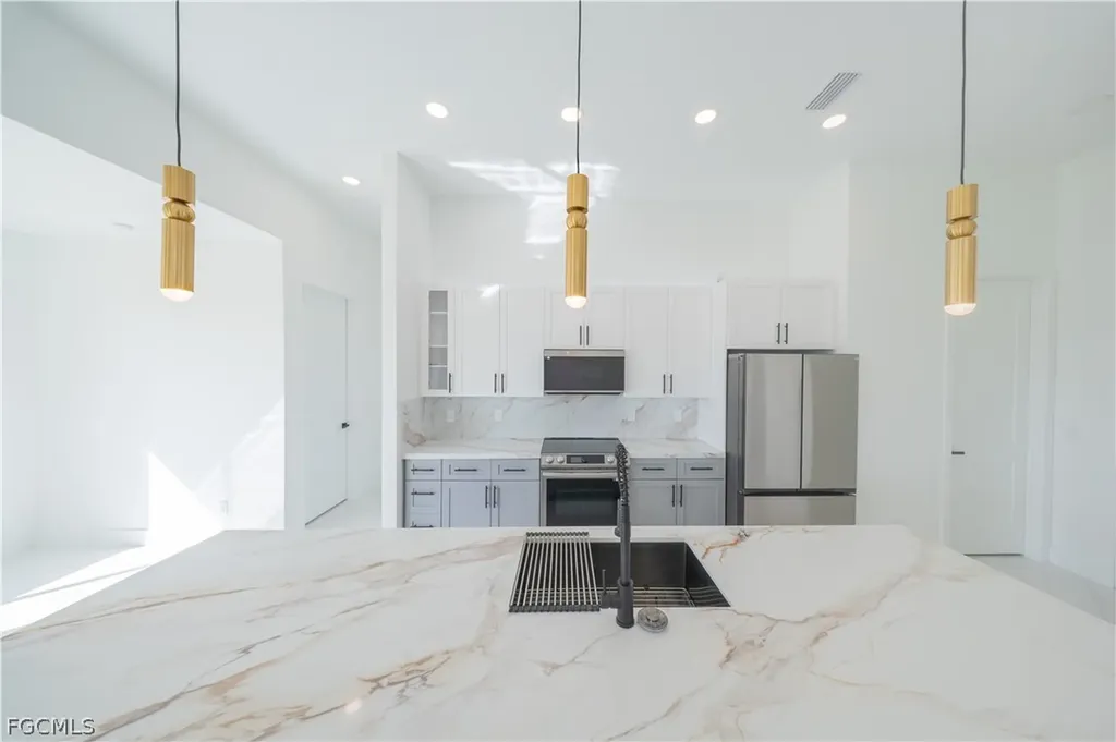 9035 E Broad Circle Labelle FL 33935
