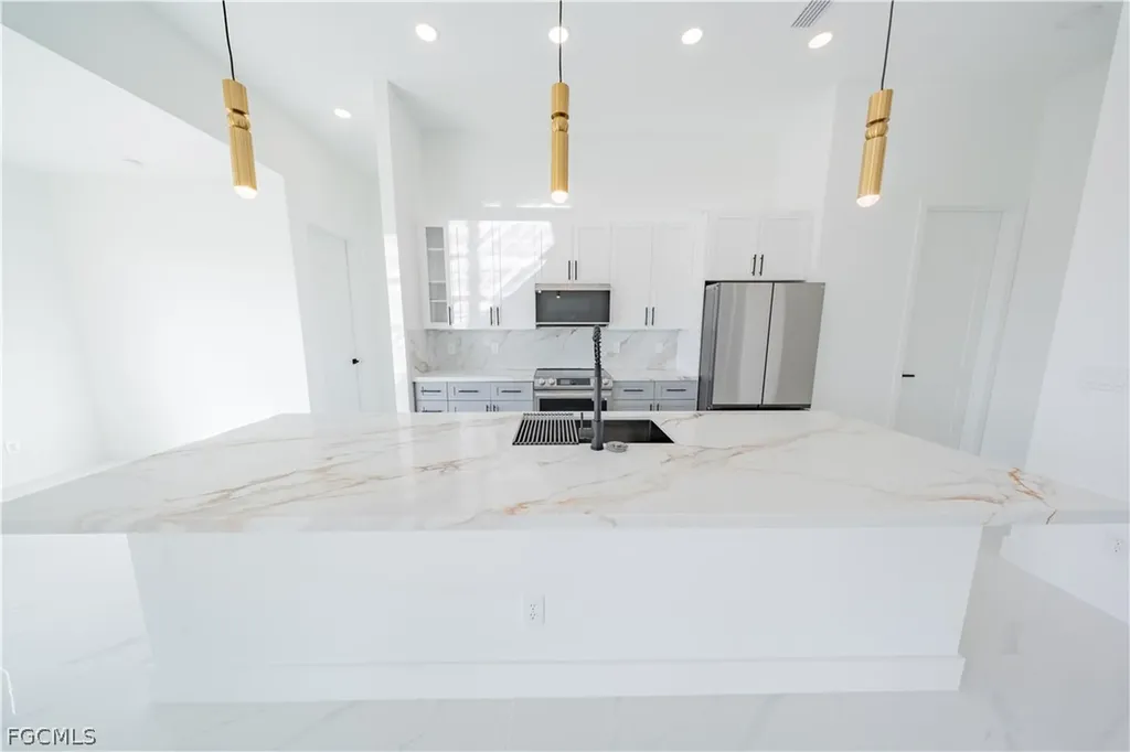 9035 E Broad Circle Labelle FL 33935