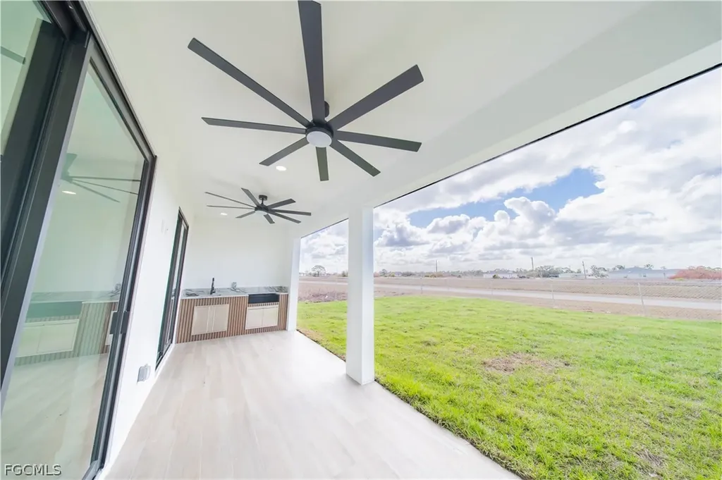 9035 E Broad Circle Labelle FL 33935