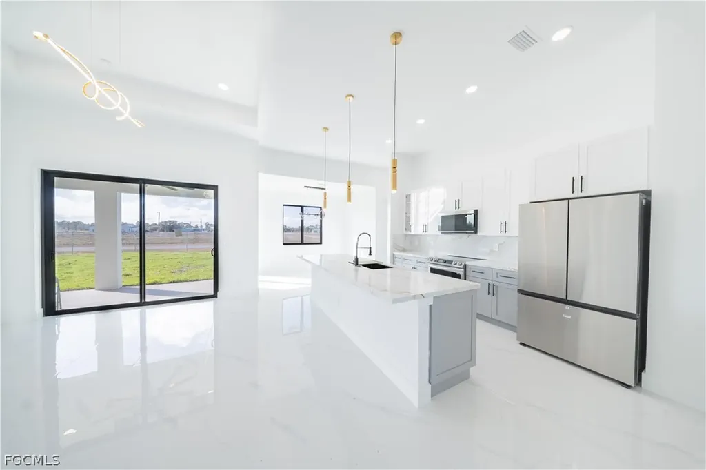 9035 E Broad Circle Labelle FL 33935