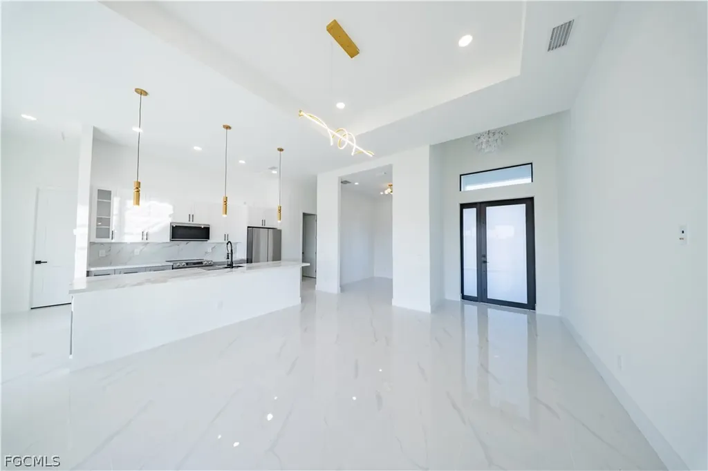 9035 E Broad Circle Labelle FL 33935