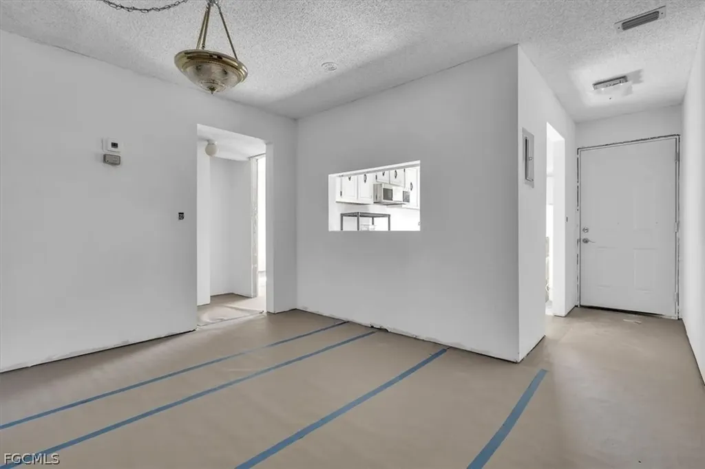 7043 New Post Drive North Fort Myers FL 33917