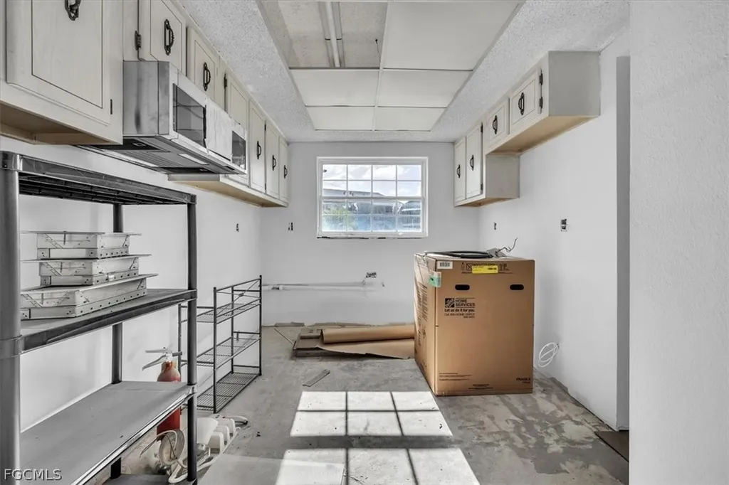 7043 New Post Drive North Fort Myers FL 33917