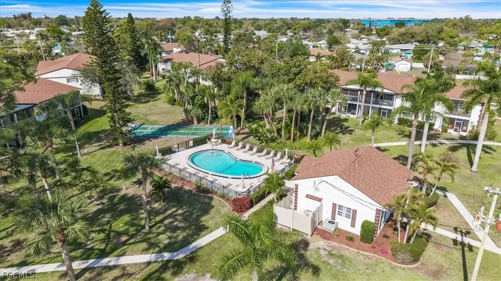 7043 New Post Drive North Fort Myers FL 33917