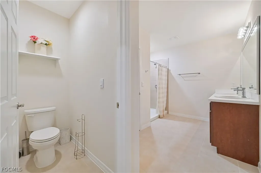 1009 Jacaranda Parkway E Cape Coral FL 33909