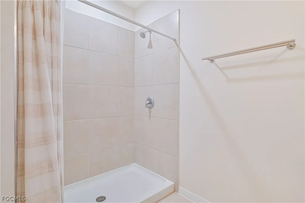 1009 Jacaranda Parkway E Cape Coral FL 33909