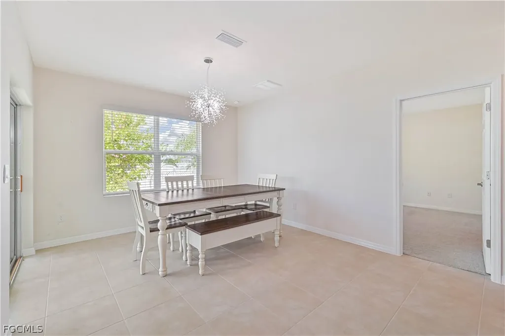 1009 Jacaranda Parkway E Cape Coral FL 33909