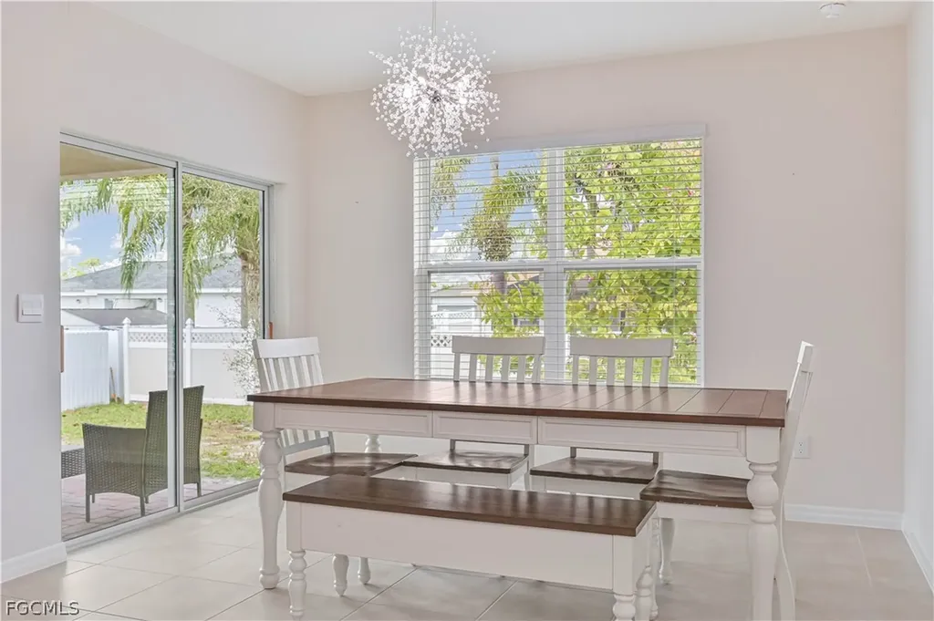 1009 Jacaranda Parkway E Cape Coral FL 33909